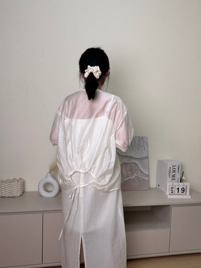 天絲光澤微透氣質上衣 白6