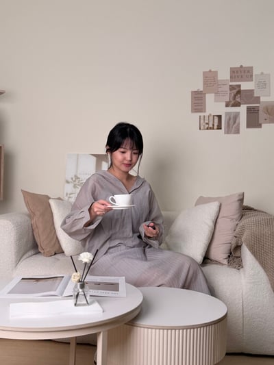 柔霧光澤連帽薄感罩衫 灰5