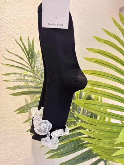 蕾絲捲邊設計中筒襪5