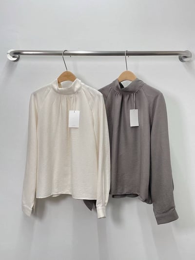 柔光褶皺兩穿上衣4