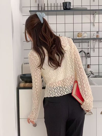 溫柔透膚花朵蕾絲短版上衣4