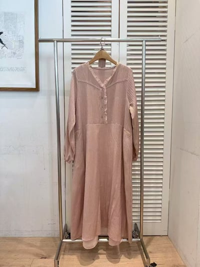 氣質壓紋雪紡綁帶長洋裝10