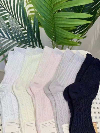 細閃金蔥紋理中筒襪1