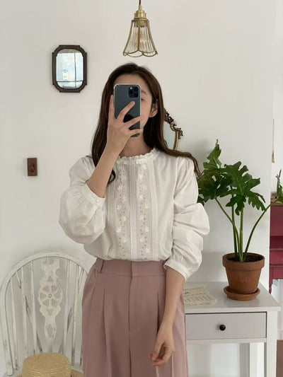 小花刺繡蕾絲荷葉領上衣2