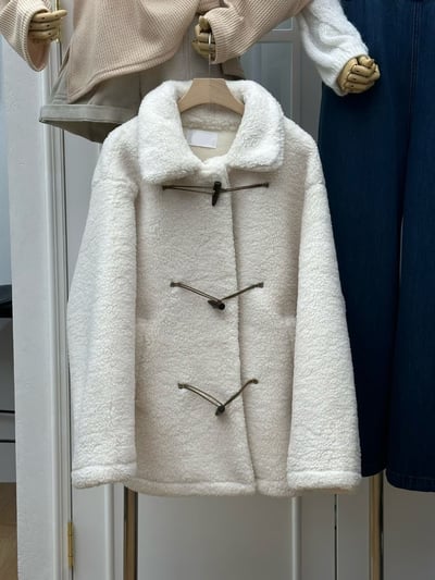 厚磅牛角扣羊羔外套11