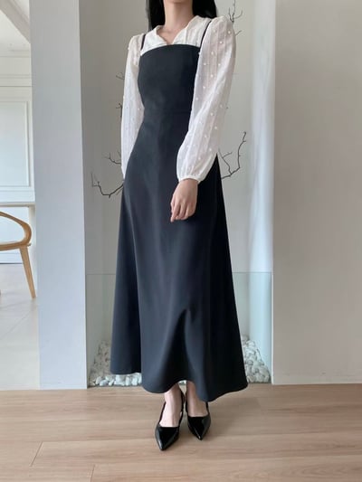 極簡氣質細肩A字長洋裝7