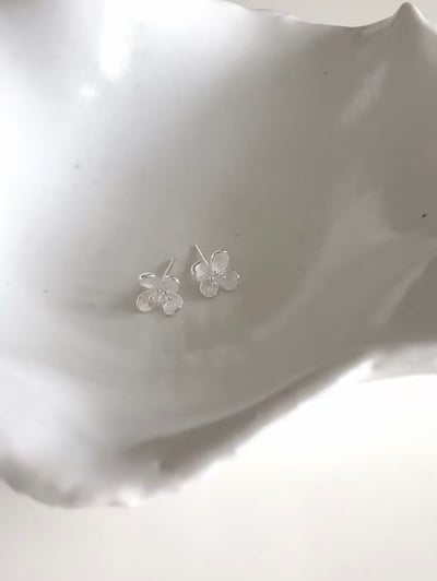 簡約小花霧感耳環 | 925 silver4