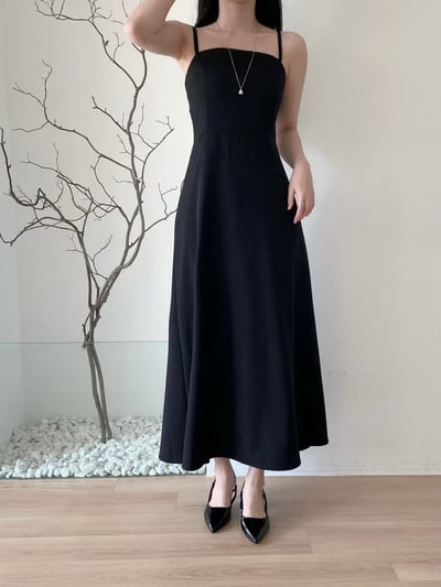極簡氣質細肩A字長洋裝1