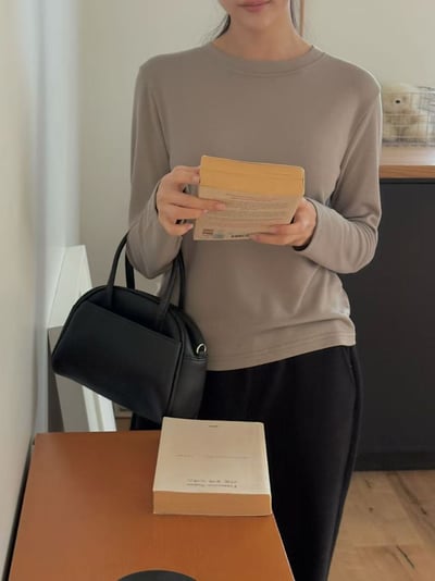 日常必備・柔軟圓領內搭上衣4