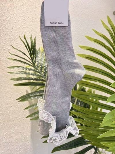 蕾絲捲邊設計中筒襪6