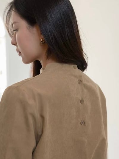 微立領麂皮綁帶上衣3