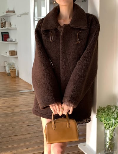 厚磅牛角扣羊羔外套3