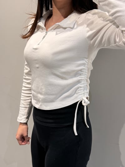 抽繩拉鍊彈性棉料短版上衣1