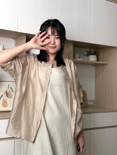 天絲光澤微透氣質上衣 咖11