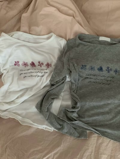 溫柔花朵輕薄打底上衣3