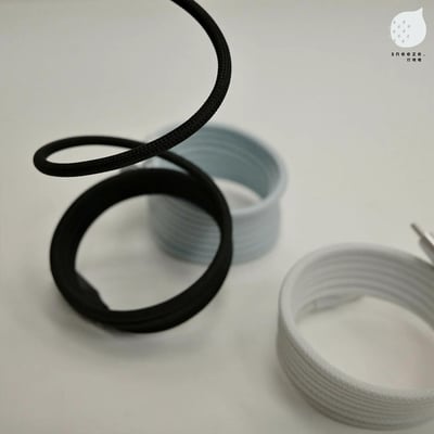 收納自如的磁吸充電線2
