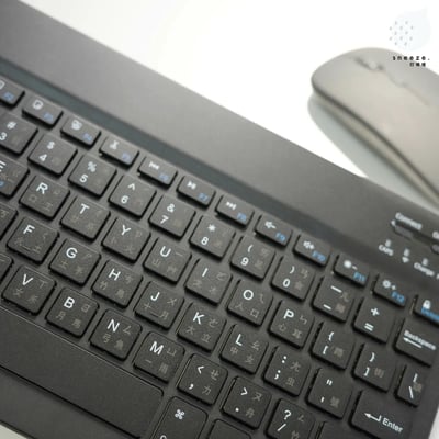 超派黑色隨拿隨走的藍牙鍵盤3