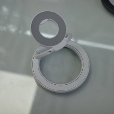 橘色新色上架! 我真的有夠吸磁吸支架 磁力很強6