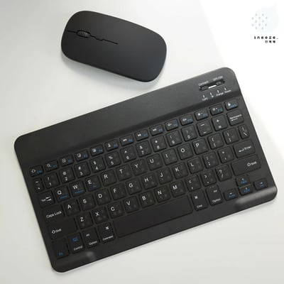 超派黑色隨拿隨走的藍牙鍵盤2