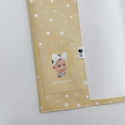 客製 ｜皮革寶寶手冊套 (星星款 可客製底色)2