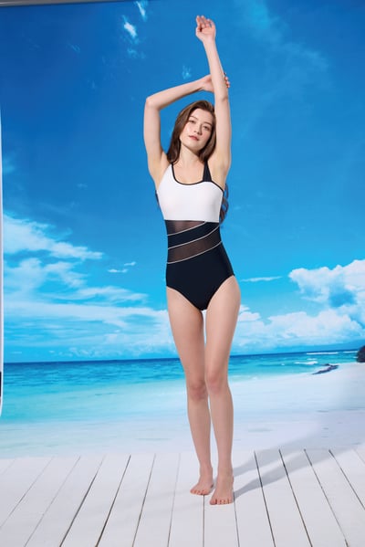 Young Joe 揚捷泳裝 大女黑白剪接拼接網紗連身三角泳裝2