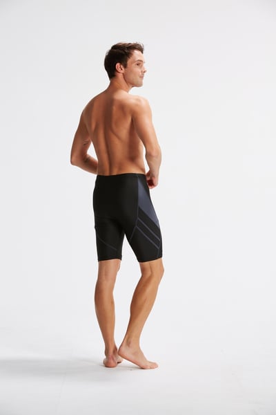 Young Joe 揚捷泳裝 大男黑灰剪接七分泳褲1