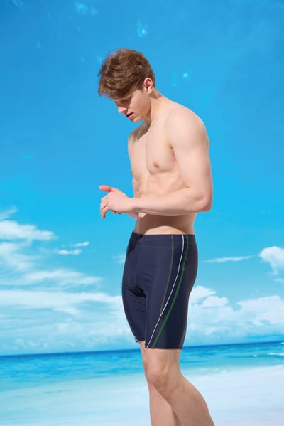 Young Joe 揚捷泳裝 大男深灰色七分泳褲1