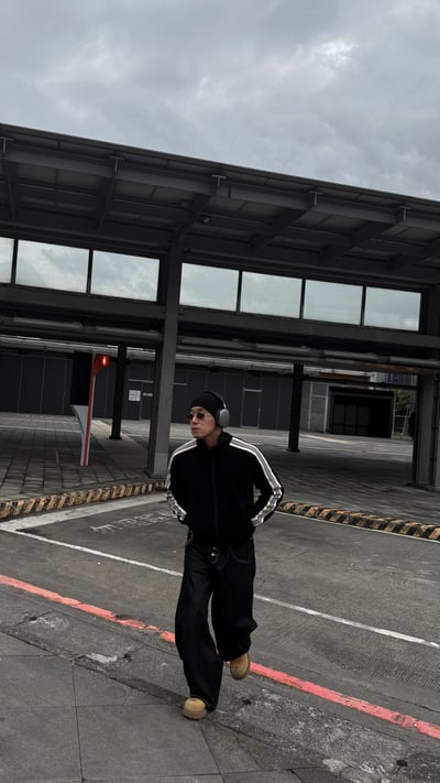 街頭金屬單寧牛仔寬褲8