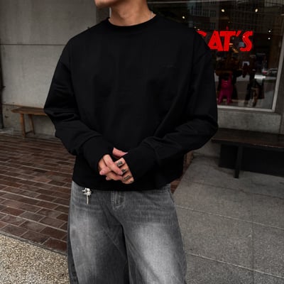 重磅挺版 指洞設計刺繡寬短長TEE1