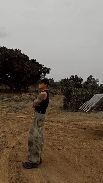 廢土淤泥風油污寬版牛仔褲8