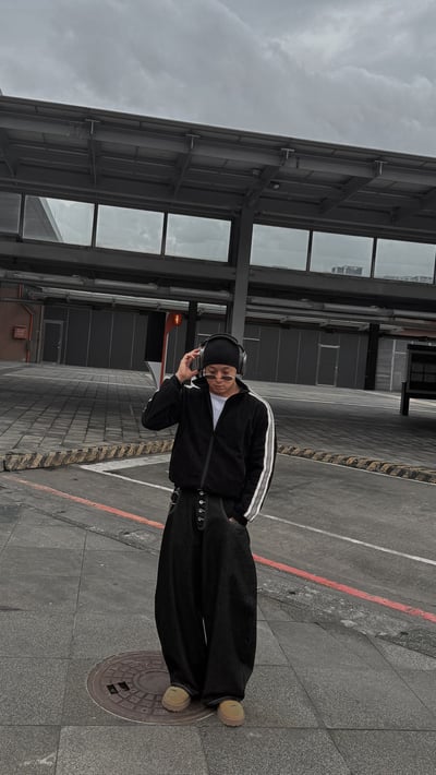 街頭金屬單寧牛仔寬褲9