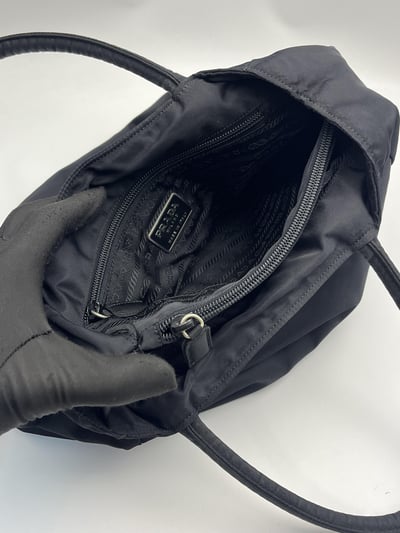 Prada尼龍托特包11