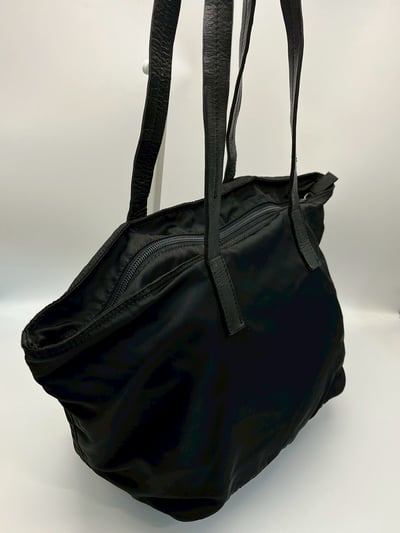 Prada尼龍水餃包8