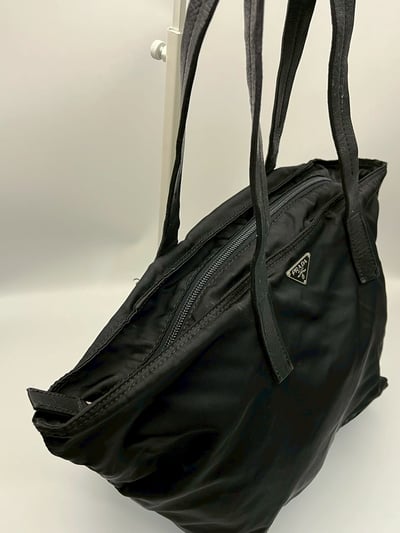 Prada尼龍水餃包3