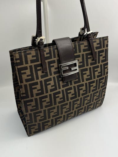 Fendi托特包4