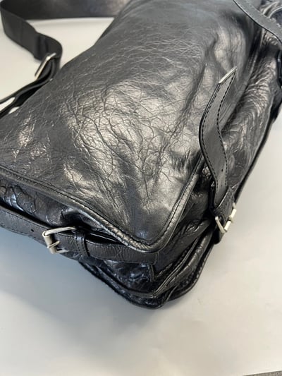 Balenciaga斜肩包16