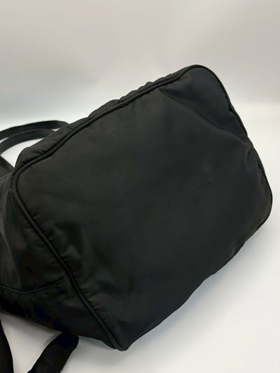 Prada尼龍水餃包9