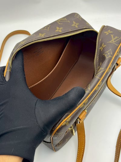 Louis vuitton開口笑17