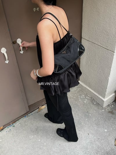 Prada尼龍肩背包1