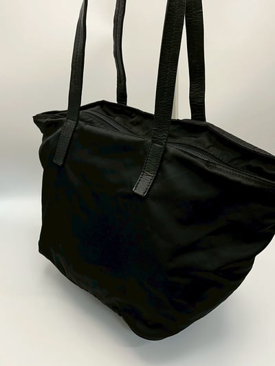 Prada尼龍水餃包6