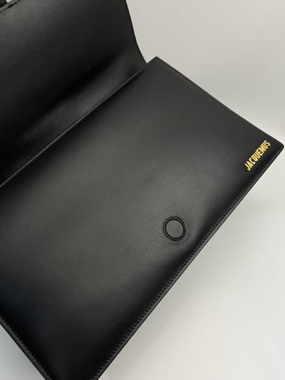 Jacquemus肩帶信封包10