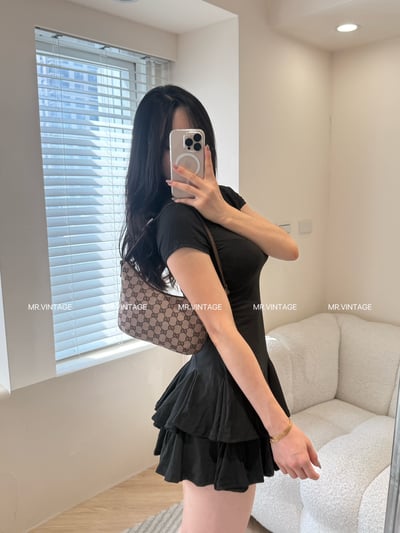 Gucci老花餃子包1