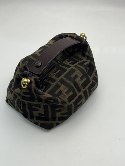 Fendi遛狗包4