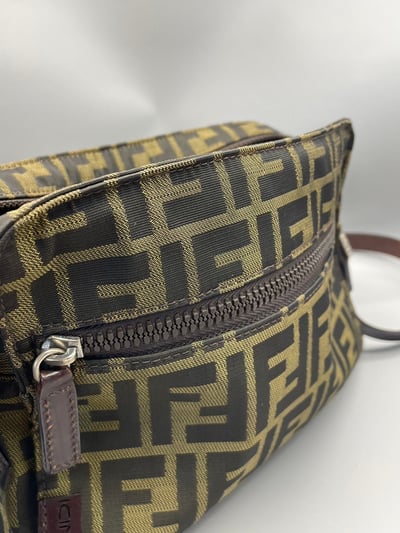 Fendi相機包8