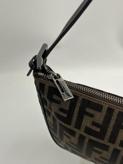 Fendi漁夫包7
