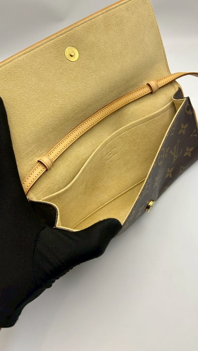 Louis vuitton信封包9