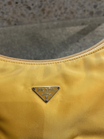 Prada hobo4