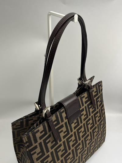 Fendi托特包9