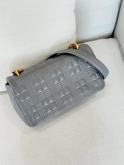 Burberry信封包7