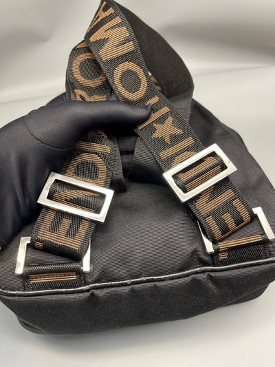 Fendi mini 後背包10